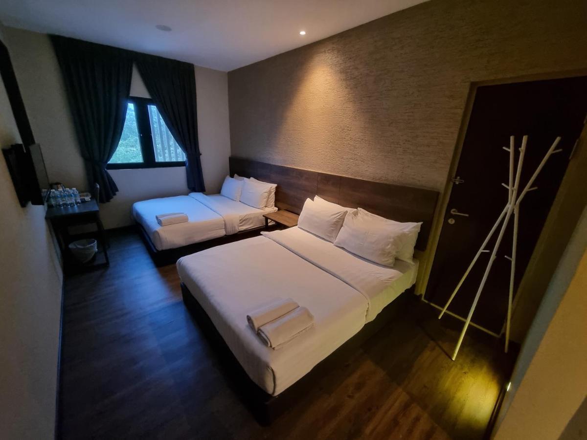 Miico Hotel @ Mount Austin Джохор Бахру Екстериор снимка