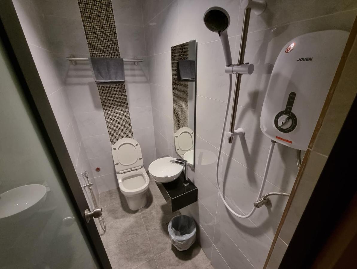 Miico Hotel @ Mount Austin Джохор Бахру Екстериор снимка