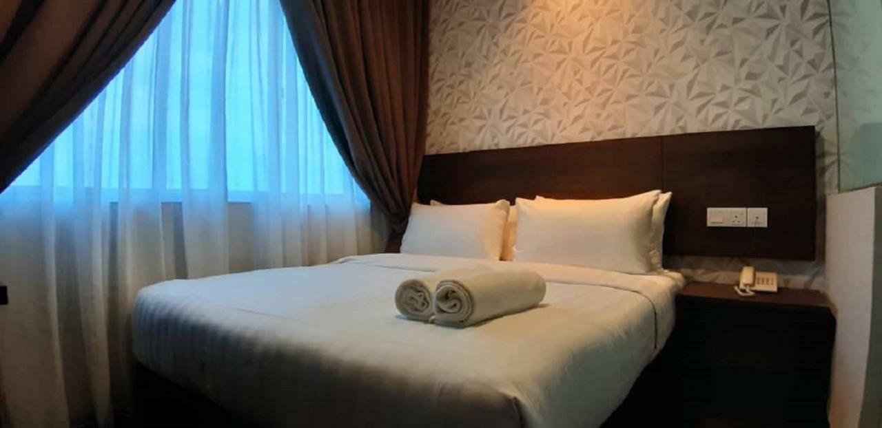 Miico Hotel @ Mount Austin Джохор Бахру Екстериор снимка