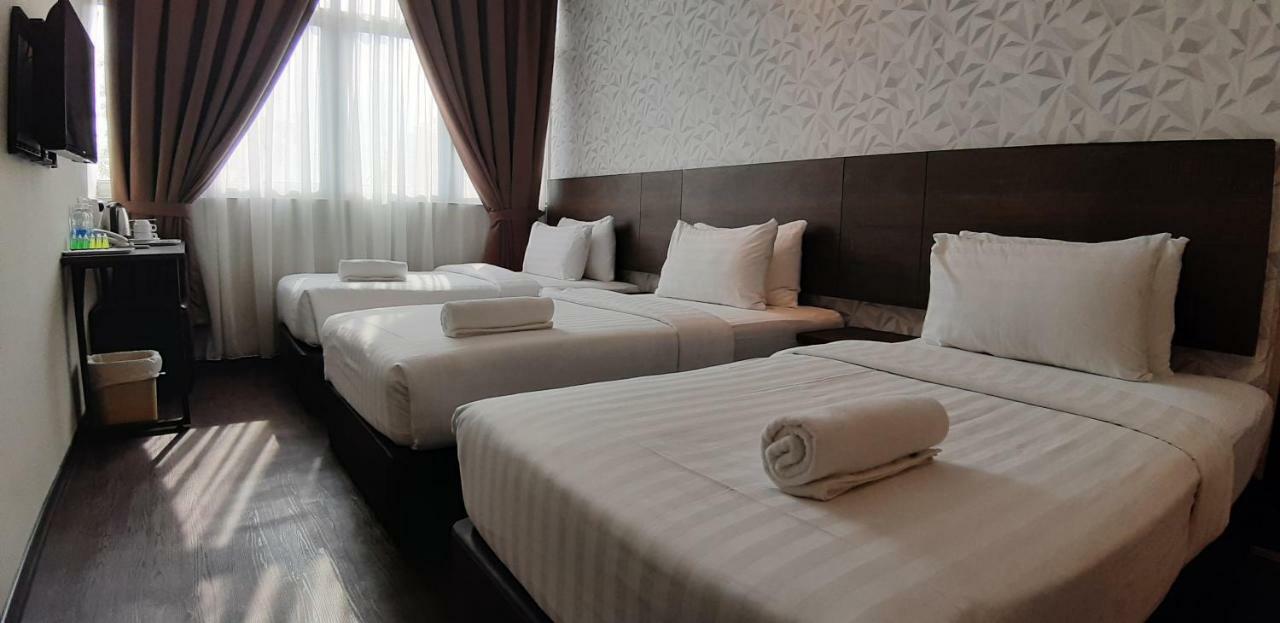Miico Hotel @ Mount Austin Джохор Бахру Екстериор снимка