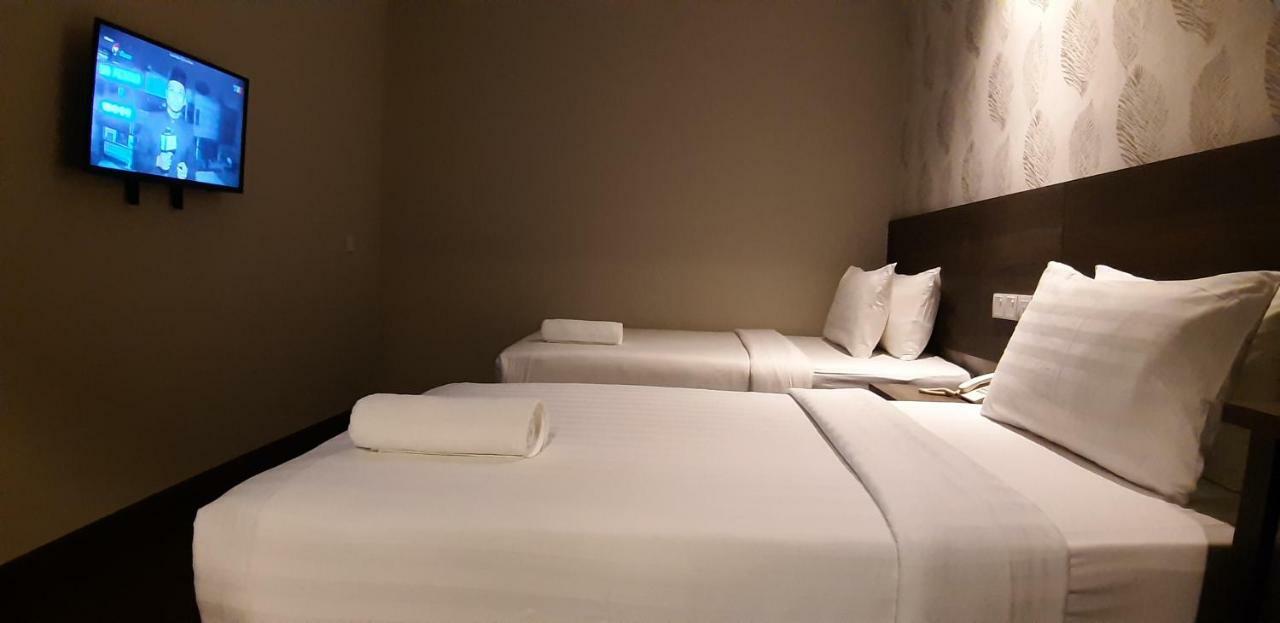 Miico Hotel @ Mount Austin Джохор Бахру Екстериор снимка