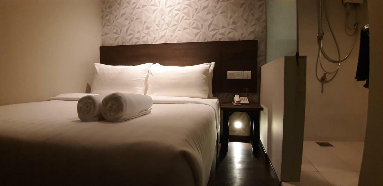 Miico Hotel @ Mount Austin Джохор Бахру Екстериор снимка