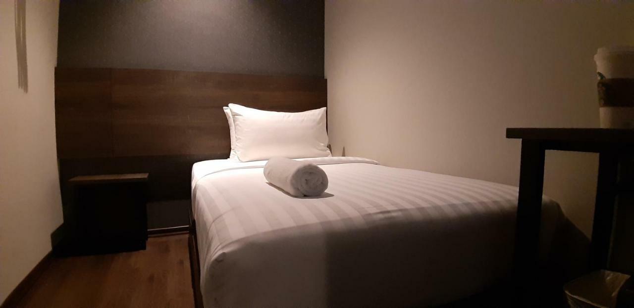 Miico Hotel @ Mount Austin Джохор Бахру Екстериор снимка