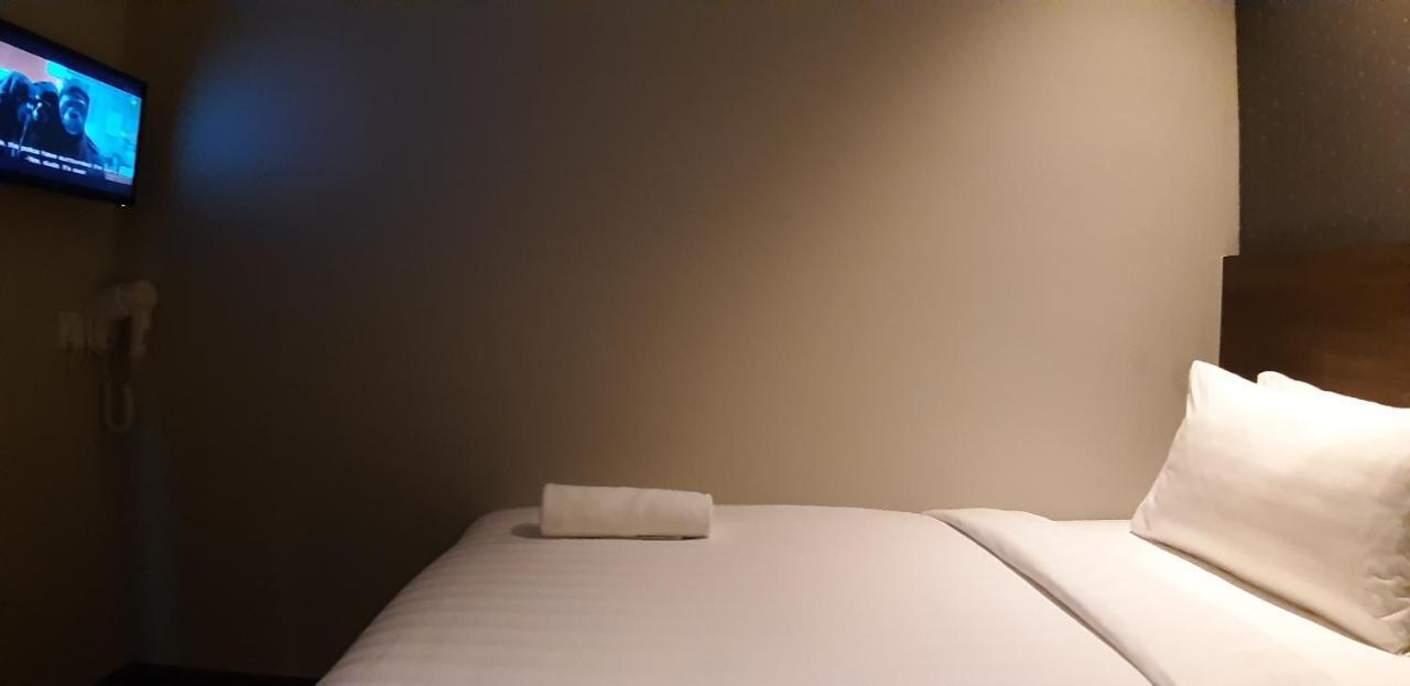 Miico Hotel @ Mount Austin Джохор Бахру Екстериор снимка